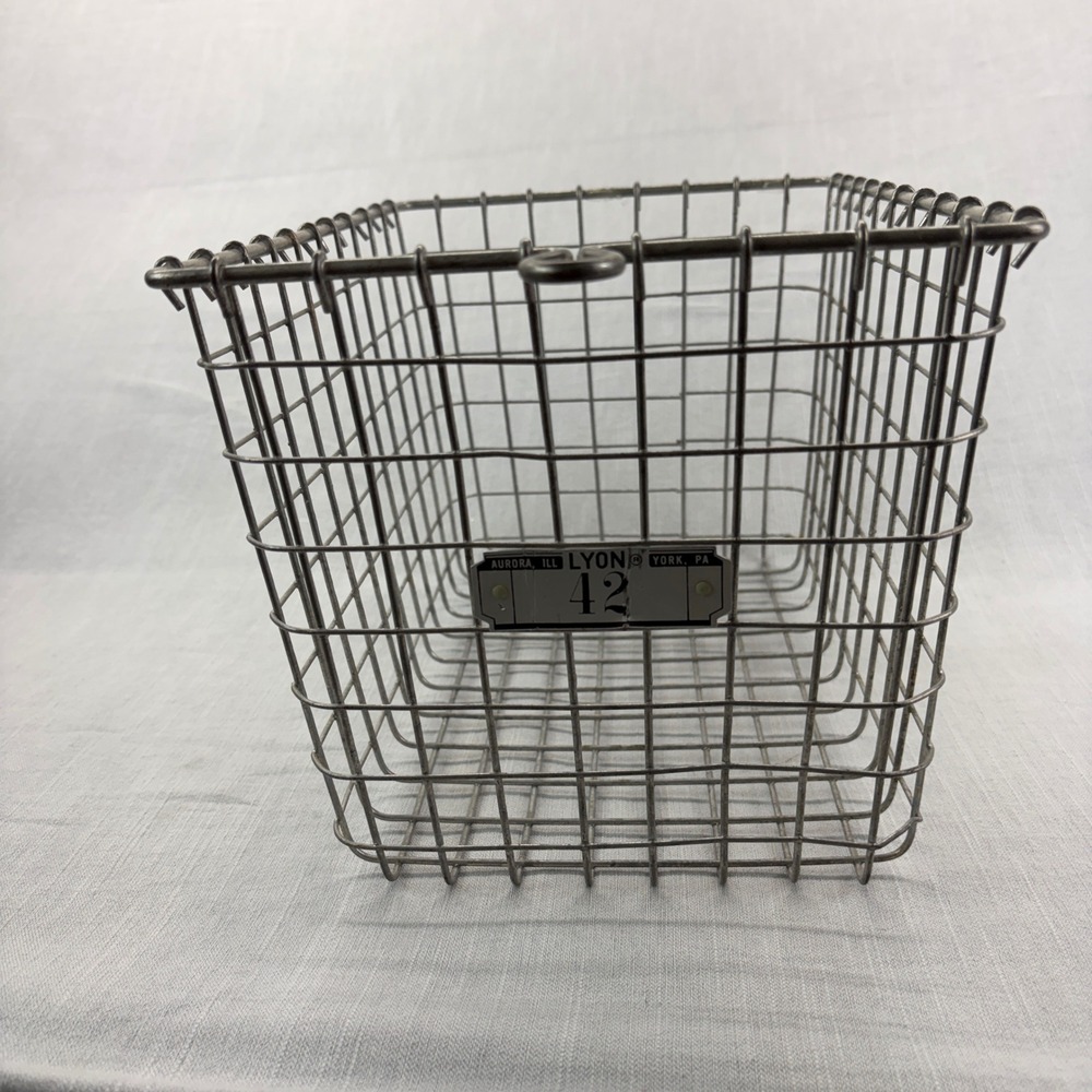 Lyon Industrial Wire Locker Basket Silver Metal Storage Bin 13x9x8